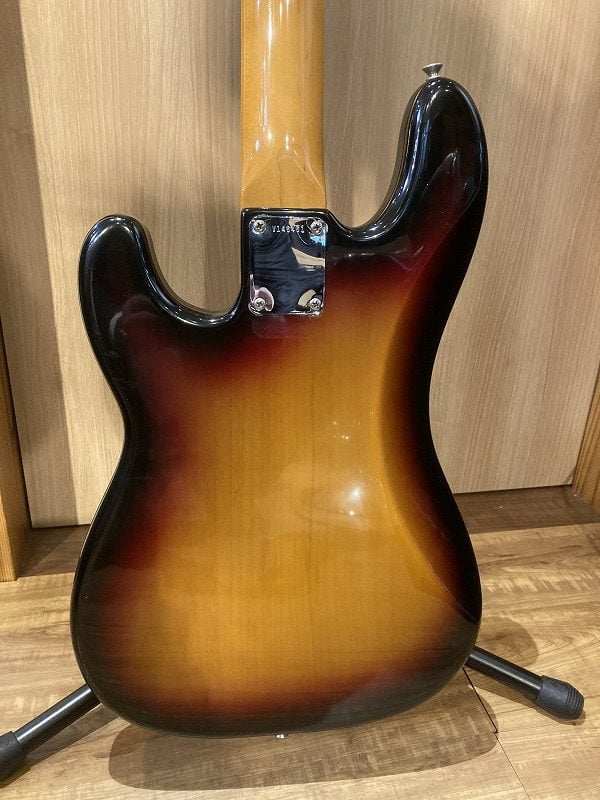 Fender American Vintage '62 Precision Bass-1